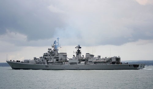 Tàu khu trục Delhi của Hải quân Ấn Độ